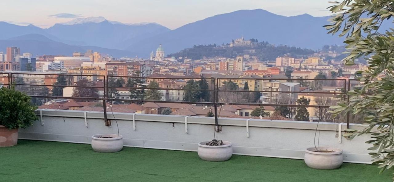 Apartamento Attico Sky Garden Brescia Exterior foto